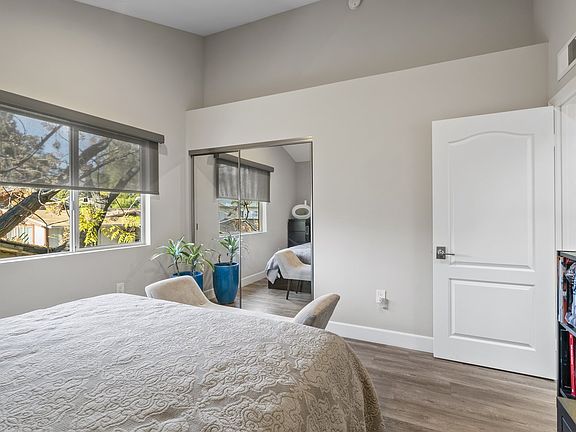 3rd image of 2469 Montrose Ave Unit F