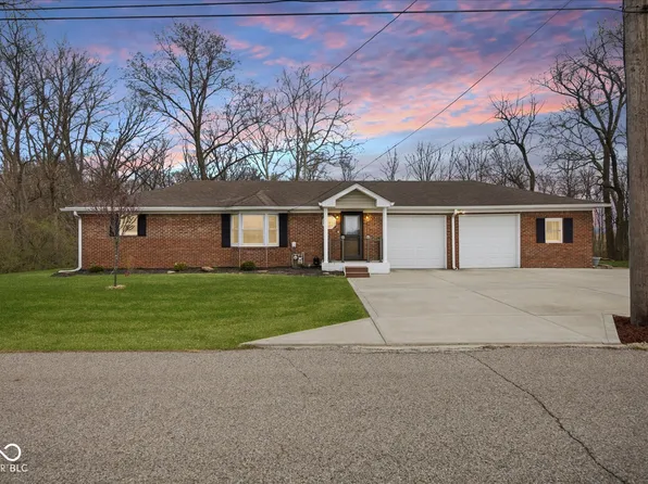 1812 S Clark Rd, Shelbyville, IN 46176