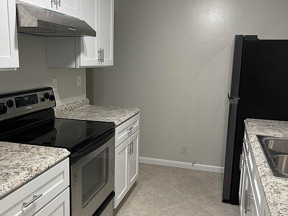 3rd image of 920 W 36th Street #1