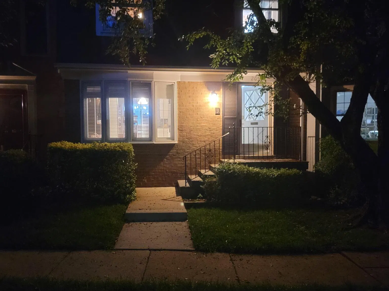 2056 Hopewood Dr — Photo 4