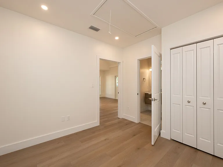 1110 Truman Ave — Photo 14