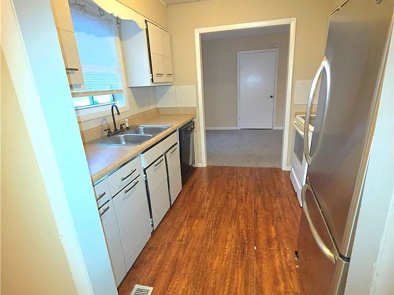 4407 Moonstone Ct — Photo 4