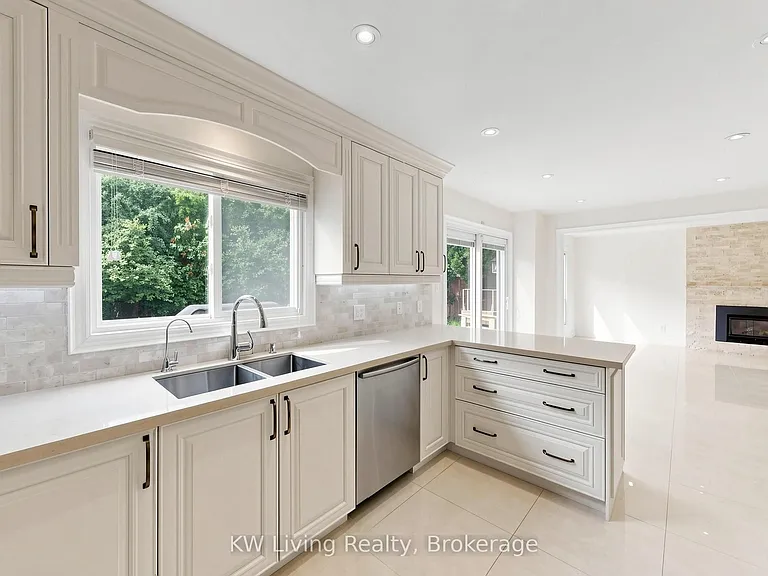 33 Southgate Cres — Photo 14