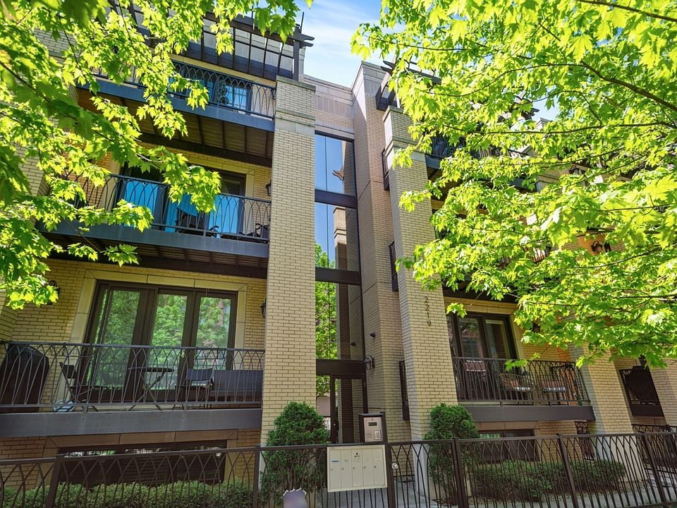 1st image of 2219 W Wabansia Ave APT 1E