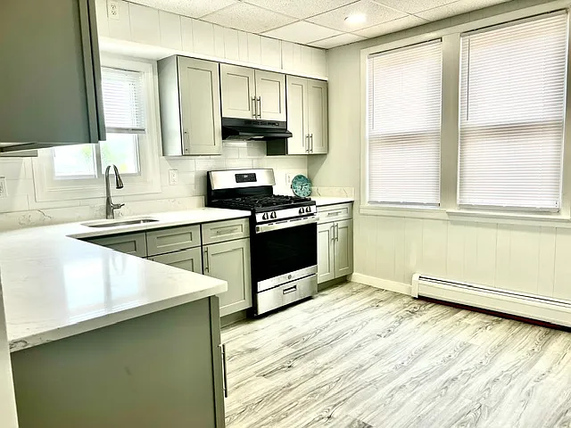 4 Burdette Pl #2 — Photo 2