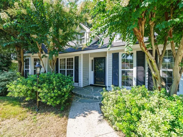 734 Woodland Pointe Pl, Mount Pleasant, SC 29464