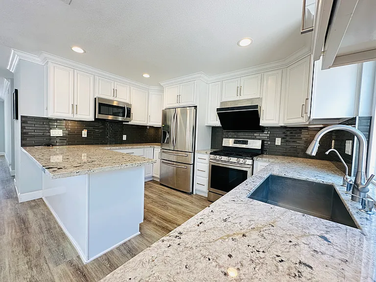 4561 Green Tree Ln — Photo 4