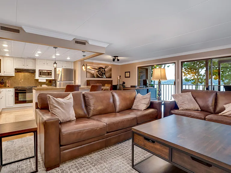 4328 Lakeshore Ln #202 — Photo 13