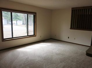 118 Oakwood Ave, Houghton Lake, MI 48629