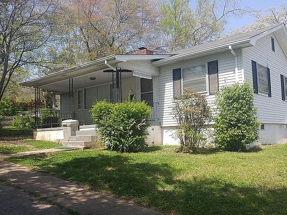 3rd image of 102 W Farragut Rd
