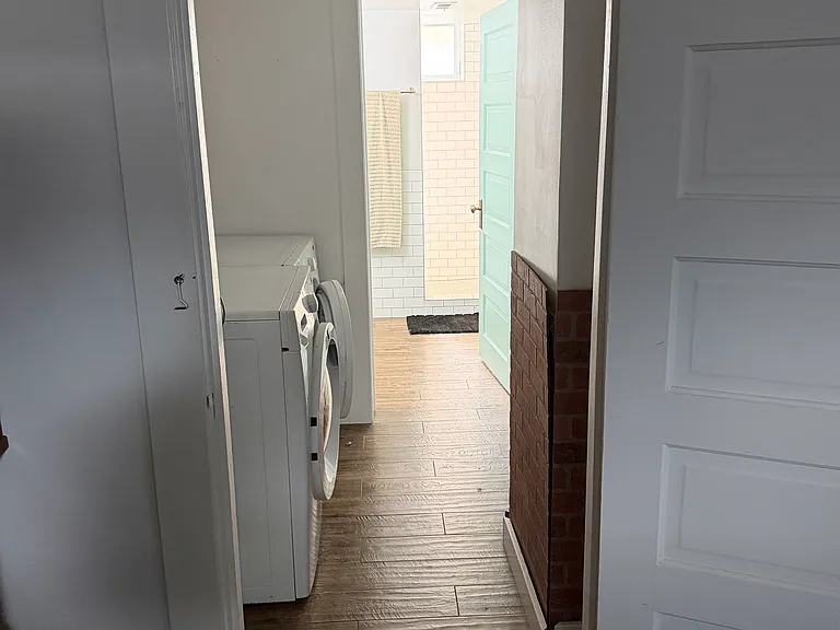 519 E Myrtle St — Photo 12