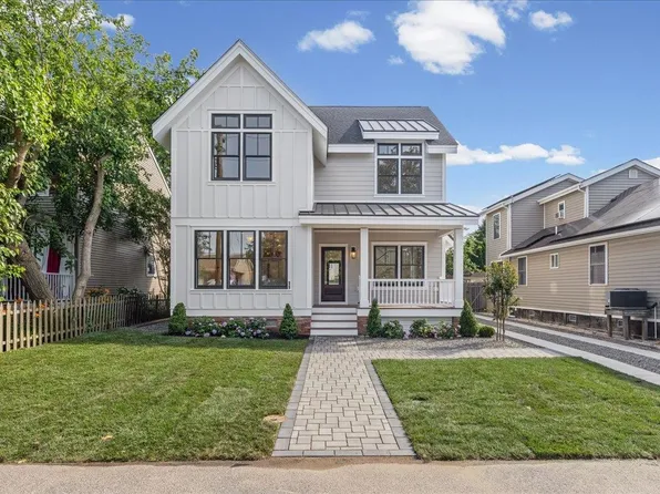 11 E Mechanic St W, Cape May, NJ 08204