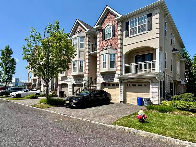 64 Mallard Pl — Photo 13