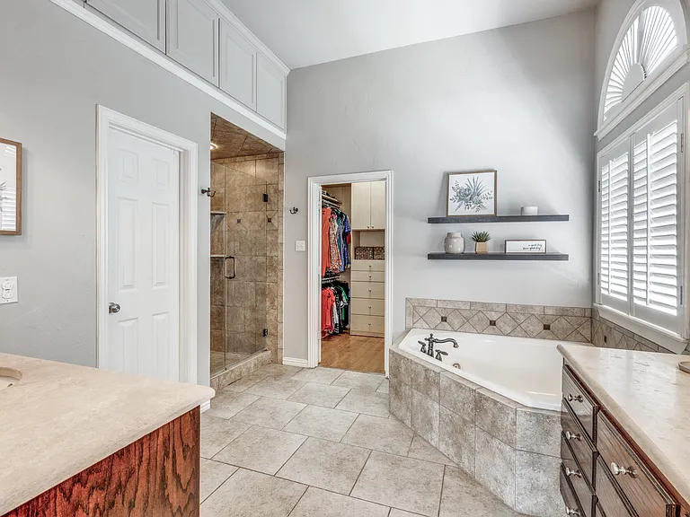 6429 Blacktree Dr — Photo 21