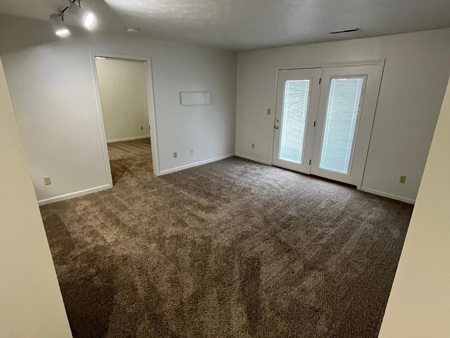 2 bed, 950 sqft, $1,075 — Photo 4