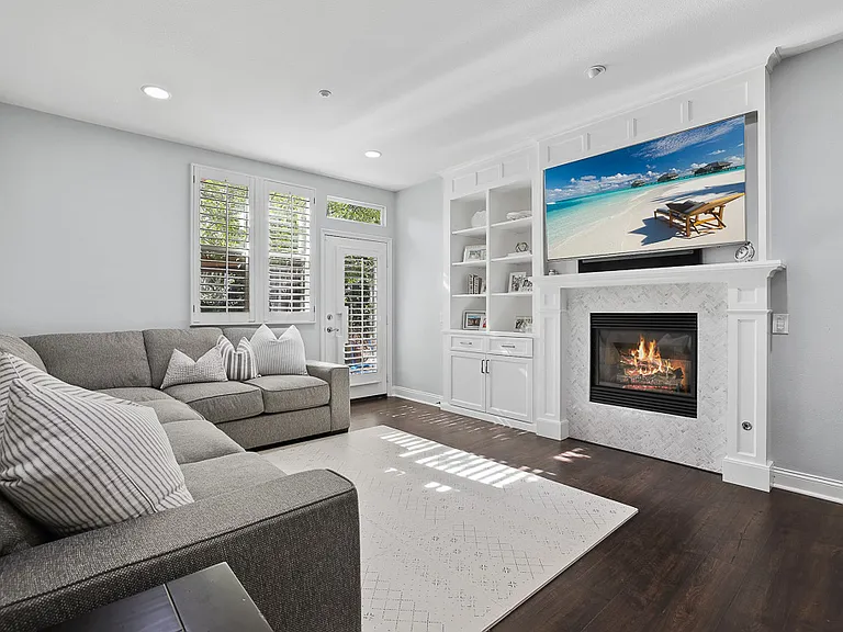 2450 Elden Ave #E — Photo 6
