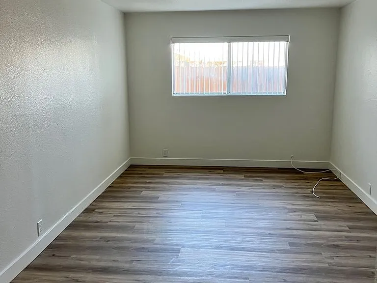 4800 Terrace Ave — Photo 10