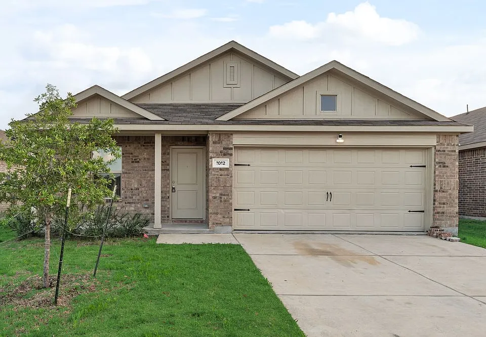 1012 Barkers Pond Ave