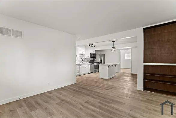 4 bed, 1100 sqft, $1,835 — Photo 3