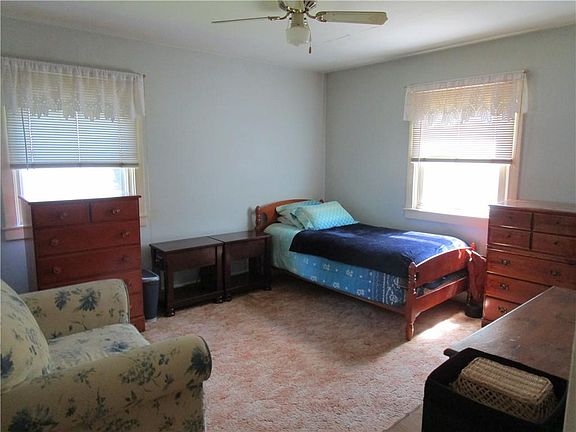 4th image of 75 Herman Ave