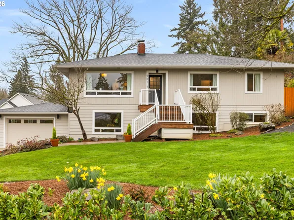 901 SW Maplecrest Ct, Portland, OR 97219