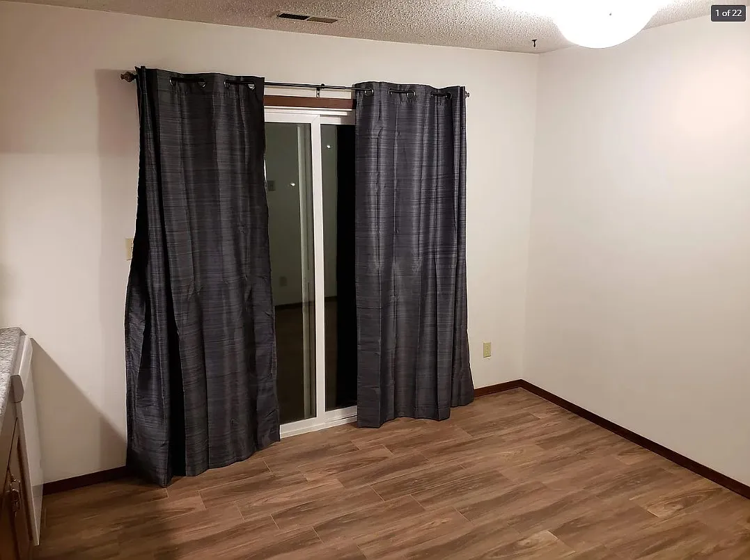 2 bed, 1.5 bath, 800 sqft, $825 — Photo 2