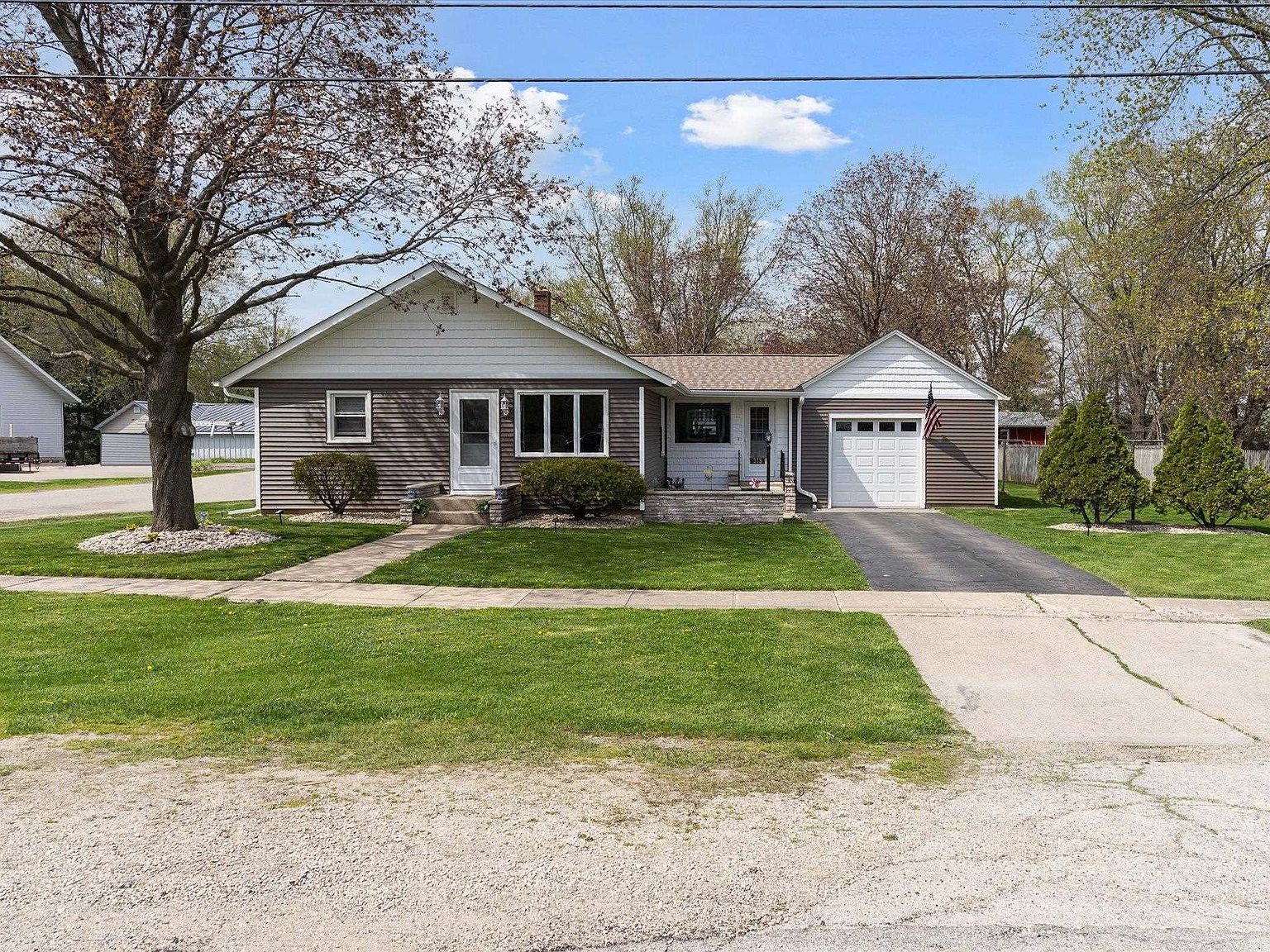 315 W Main St, Durand, IL 61024 Zillow