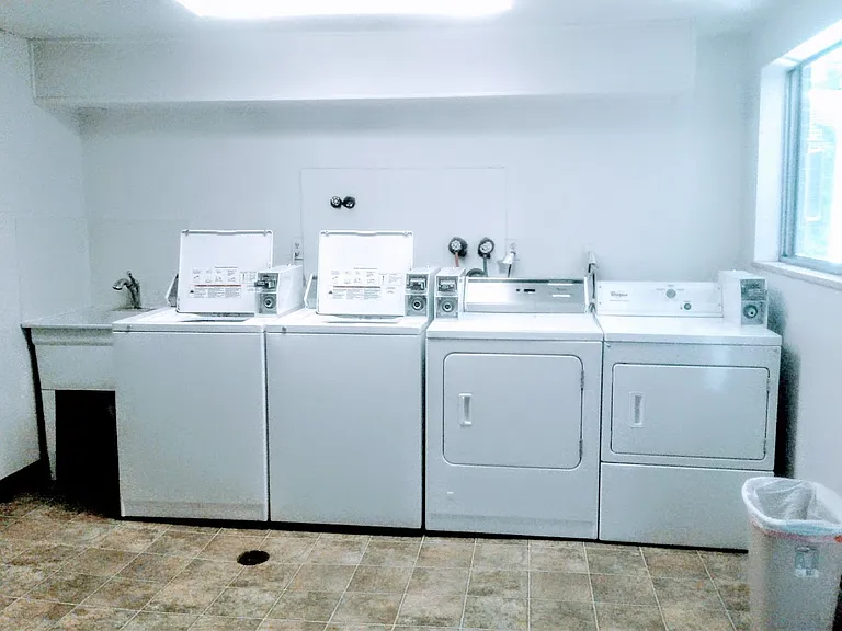 Royal Village Apartment Homes 265 — Photo 7