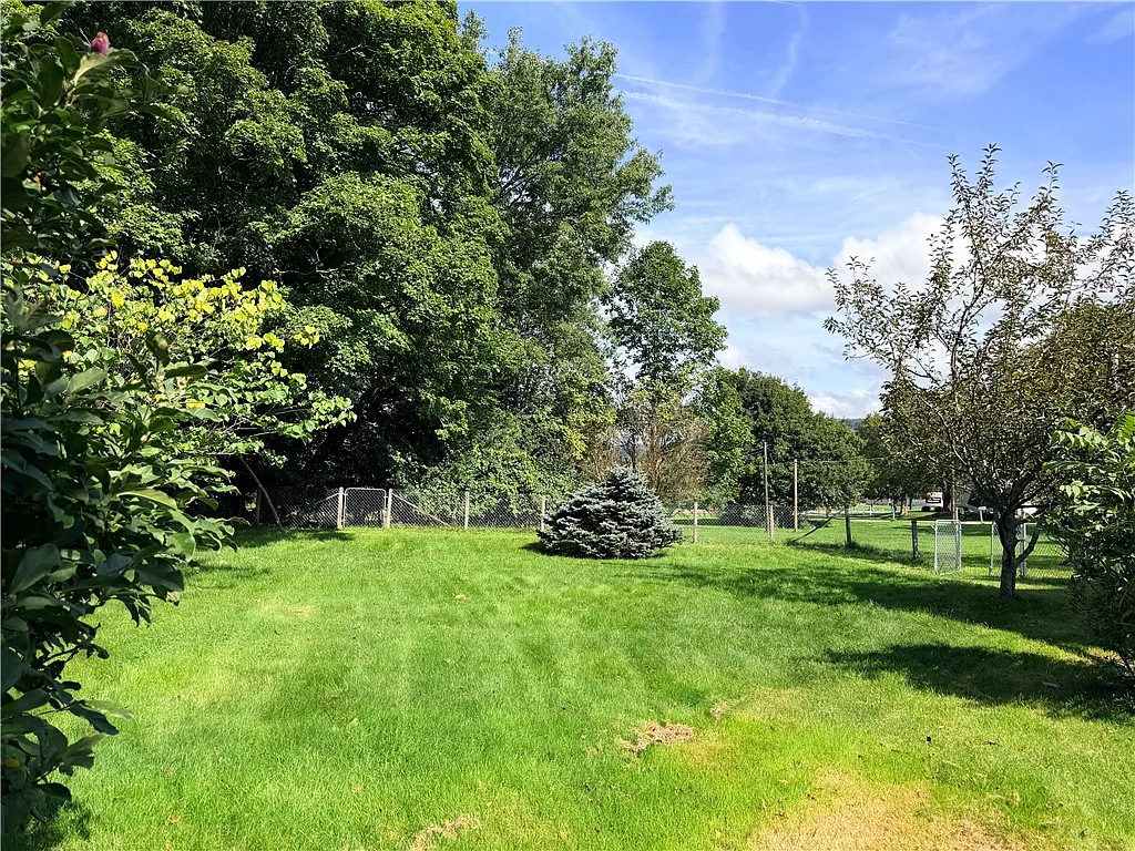 4 bed, 1.5 bath, 1584 sqft, $1,750 — Photo 4