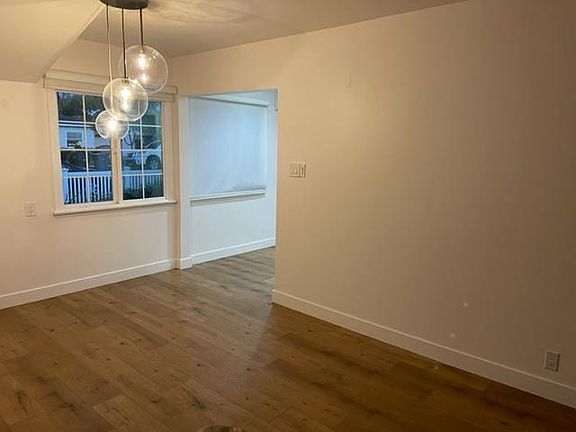 5th image of 18423 Glenburn Ave