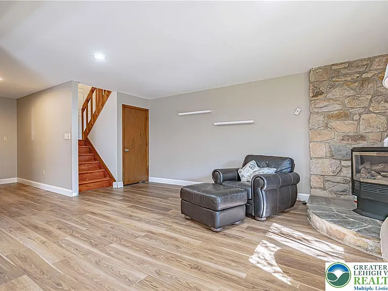 3705 Vale View Dr S — Photo 33