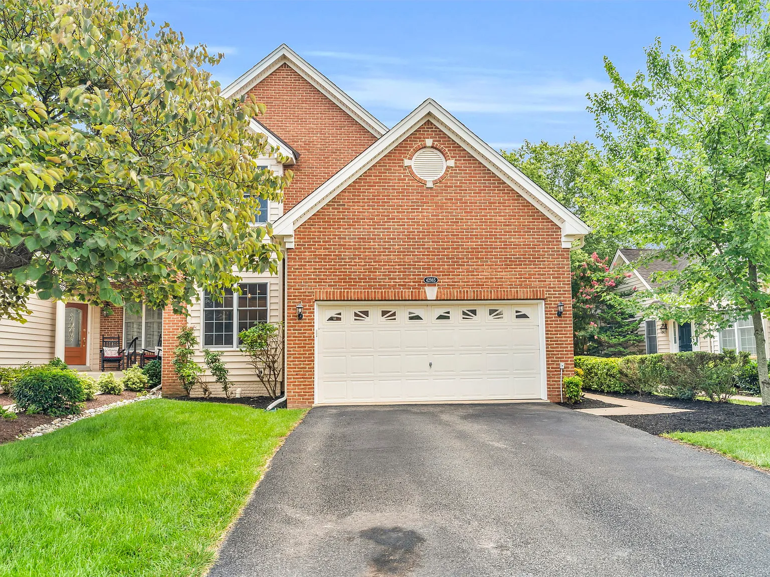 3 bed, 3.5 bath, 3628 sqft, $3,800 — Photo 2
