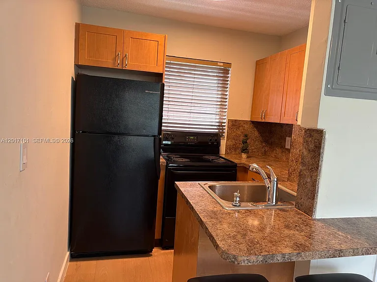 3212 NE 7th Pl #10 — Photo 6