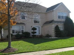 545 Zinn Dr, Southampton, PA