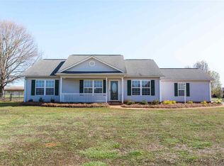 404 Harvester Ct, Boiling Springs, SC 29316
