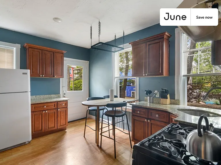 19 Putnam Ave — Photo 4