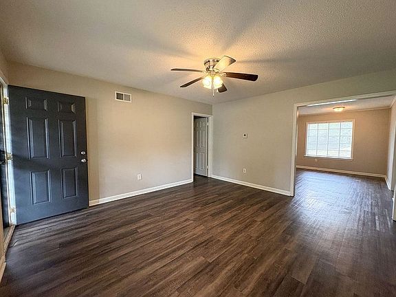 4th image of 3772 Voltaire Ave