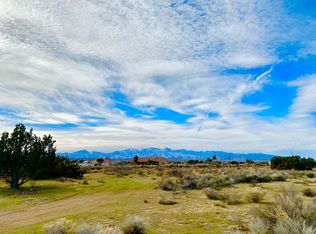 8729 Aster Rd, Oak Hills, CA 92344