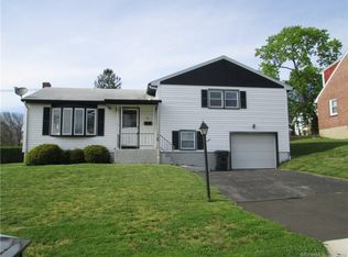 63 Sander St, New London, CT 06320