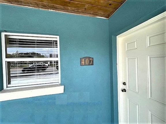 3rd image of 407 Pilaklakaha Ave