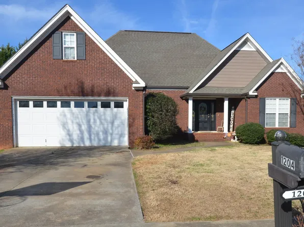 1204 Sagewood Pl SW, Jacksonville, AL 36265