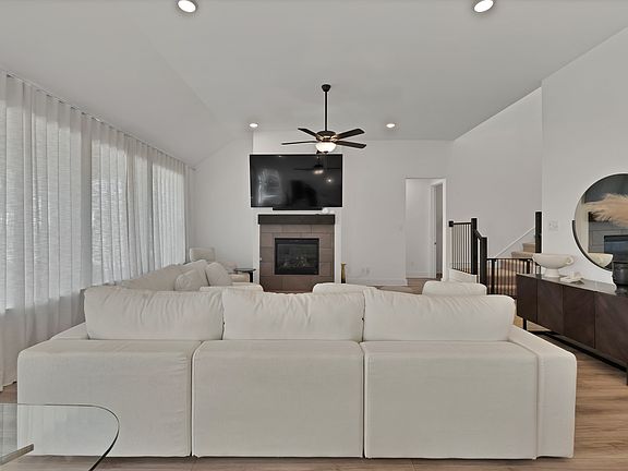 5th image of 5055 Carolina Cherry Dr