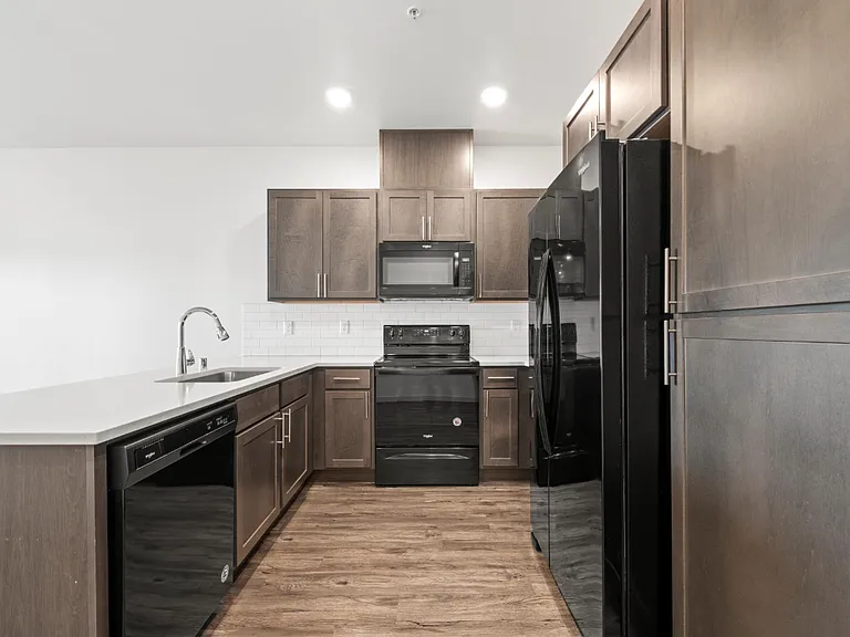 Columbia River Walk Apartments — Photo 157