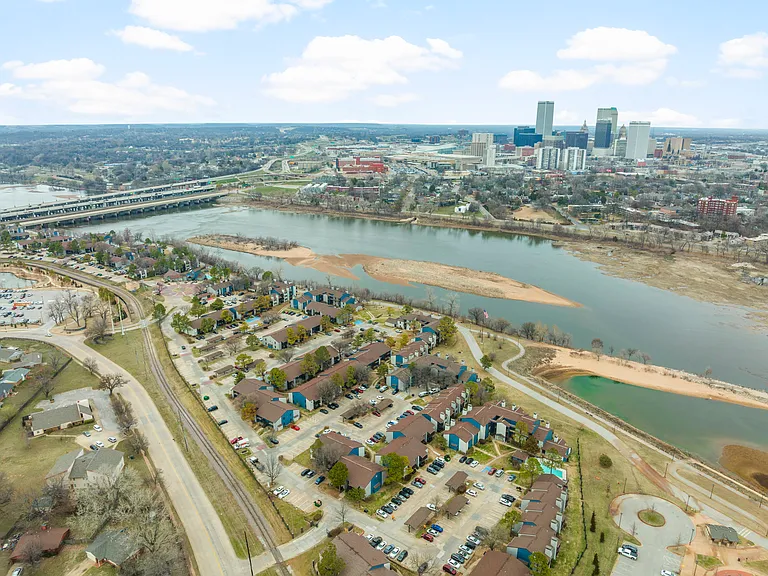 Waterside Apartments Tulsa — Photo 31