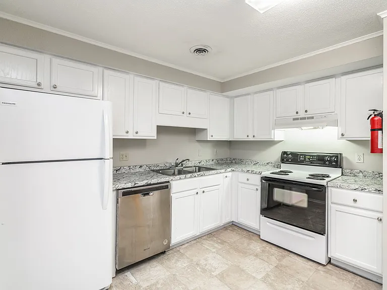 302 Wakefield Rd #A — Photo 7