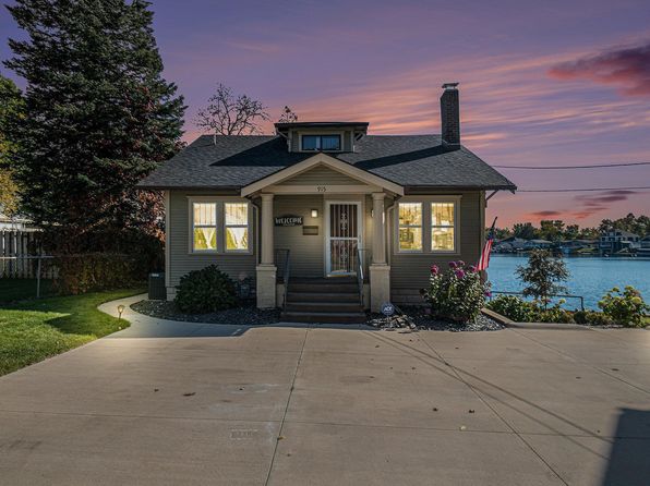 915 E Beardsley Ave, Elkhart, IN 46514