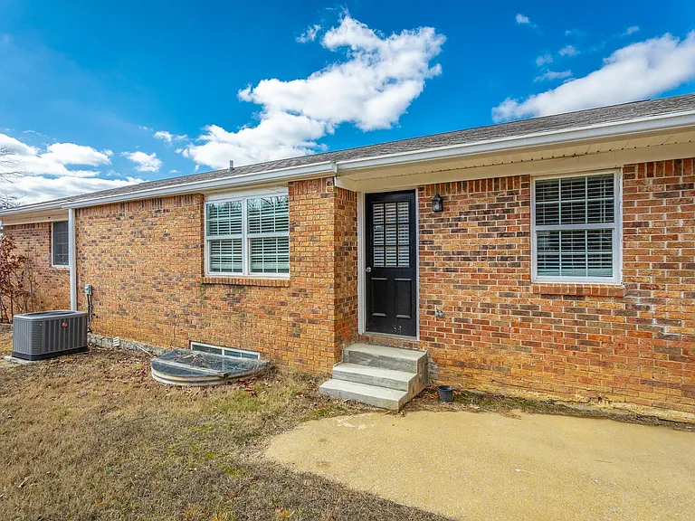 8214 Holly Crest Dr — Photo 48