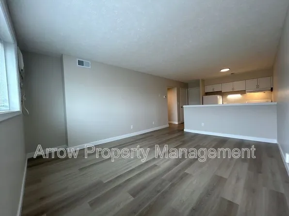 5703 S 14th St, Omaha, NE