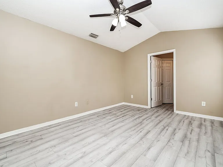 6719 Summer Cove Dr — Photo 11