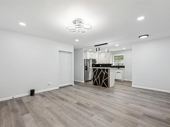 4th image of 9870 Monarch Dr